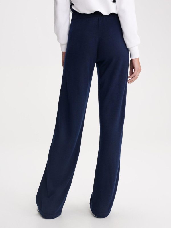 Themodernwardrobe.shop6ea6682252 2