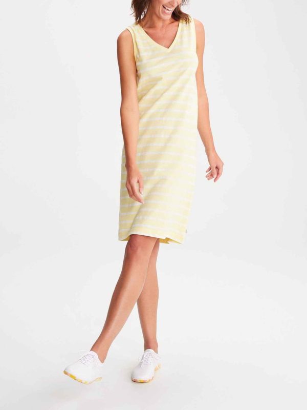 Themodernwardrobe.shopb8b69f82de 1